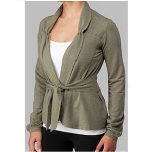 LULULEMON Dance Pulse Wrap Olive
Green